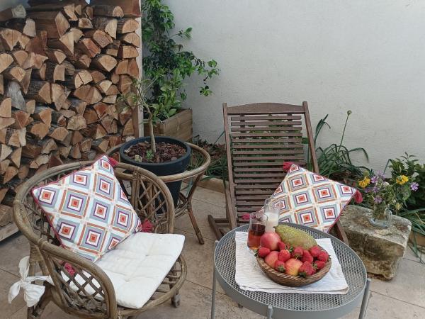 Maison Arelate : photo 1 de la chambre chambre double - vue sur jardin