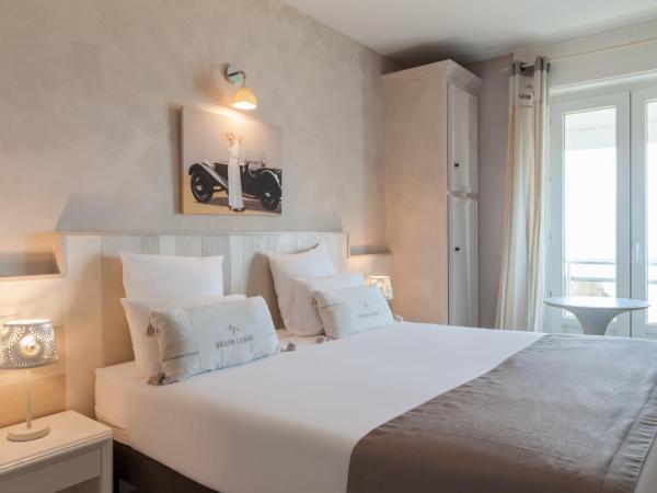 Hôtel The Originals Miramar, Royan Pontaillac : photo 1 de la chambre chambre double - vue sur mer
