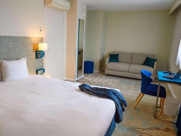 ibis Styles Tours Centre : photo 2 de la chambre chambre supérieure avec 1 lit double et canapé-lit double