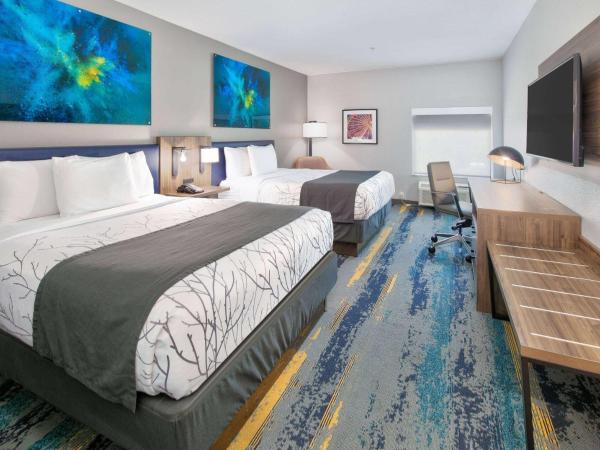 La Quinta Inn & Suites by Wyndham Dallas/Fairpark : photo 1 de la chambre chambre deluxe avec 2 lits queen-size - non-fumeurs