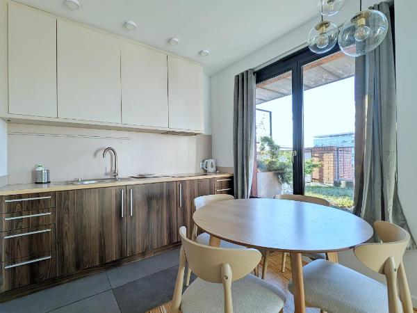 Turnau City Aparthotel : photo 5 de la chambre suite familiale avec terrasse