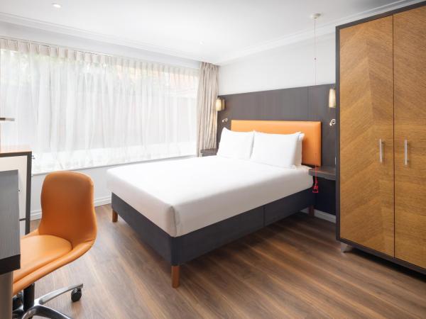 DoubleTree by Hilton London - Hyde Park : photo 1 de la chambre chambre lit queen-size - pour personnes à mobilité réduite