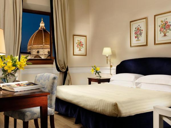 FH55 Hotel Calzaiuoli : photo 1 de la chambre prestige double or twin room with cathedral view