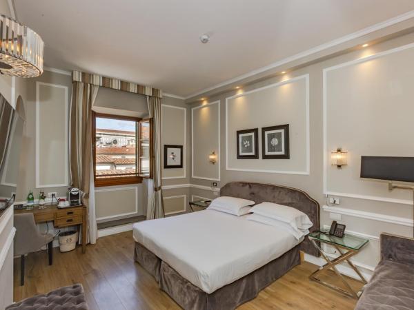 FH55 Hotel Calzaiuoli : photo 2 de la chambre prestige double or twin room with city view