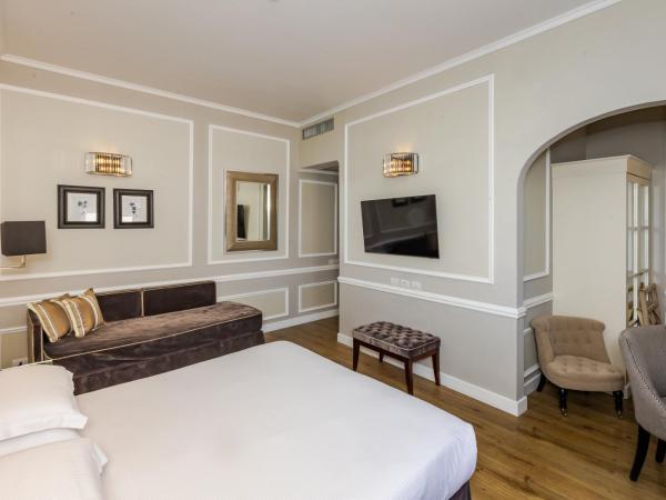 FH55 Hotel Calzaiuoli : photo 5 de la chambre prestige double or twin room with city view