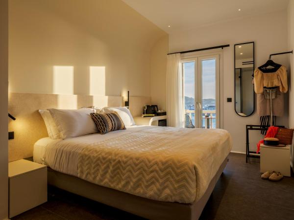 Yalos Hotel Sunset view Mykonos town private rooms : photo 6 de la chambre chambre double ou lits jumeaux - vue sur mer