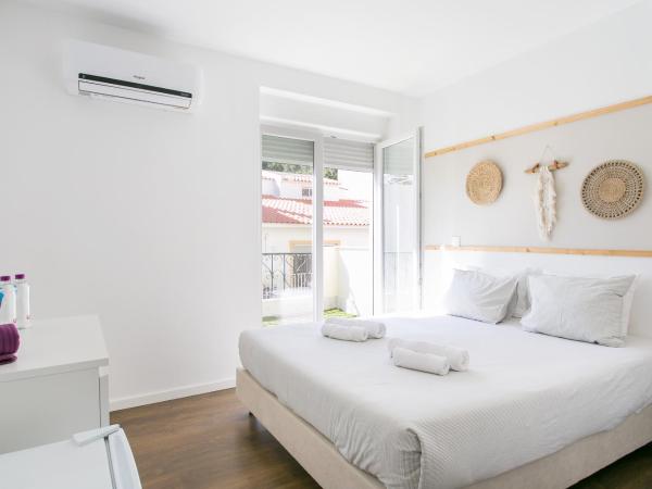 Golden Stay - B&B Experience : photo 1 de la chambre suite avec balcon