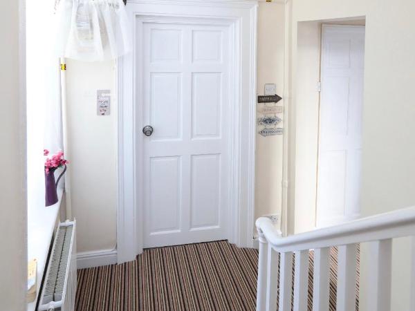 LORD MERIT GUEST HOUSE KING'S CROSS GRAYS INN ROAD : photo 1 de la chambre chambre double