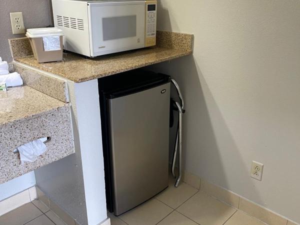 Travelodge by Wyndham Tucson AZ : photo 2 de la chambre chambre lit king-size - non-fumeurs