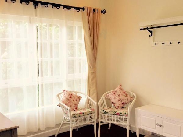 Nai Suan Bed and Breakfast : photo 2 de la chambre suite lit king-size avec balcon