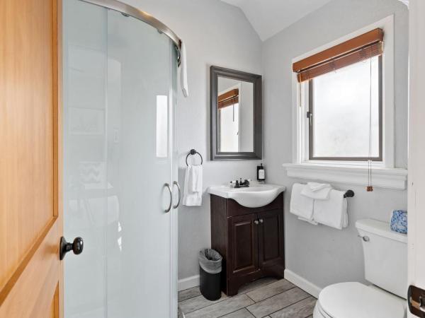 College Inn Hotel : photo 10 de la chambre premium room - one queen bed, private bathroom