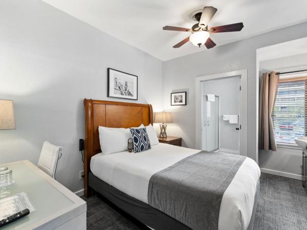 College Inn Hotel : photo 6 de la chambre premium room - one queen bed, private bathroom