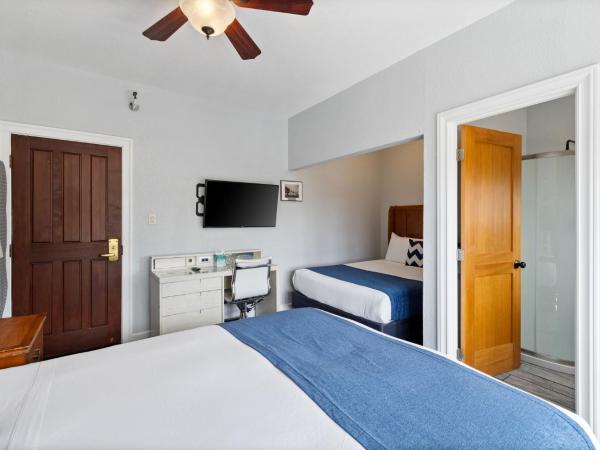 College Inn Hotel : photo 2 de la chambre premium double room - two queen beds, private bathroom