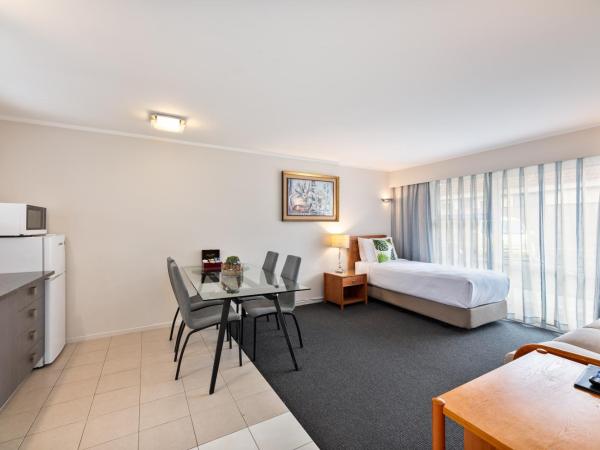 Best Western Newmarket Inn & Suites : photo 5 de la chambre suite deluxe 1 chambre