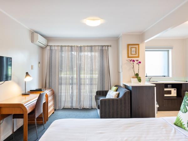 Best Western Newmarket Inn & Suites : photo 5 de la chambre kitchen triple