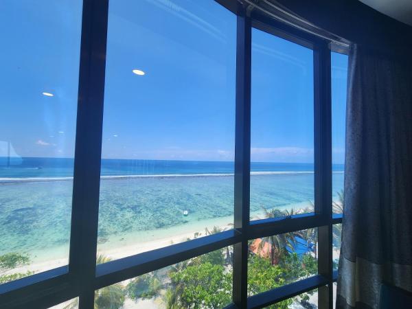 The Hive Beach : photo 9 de la chambre chambre familiale - vue sur mer