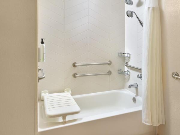 Fairfield Inn & Suites by Marriott Atlanta Buckhead : photo 5 de la chambre chambre lit king-size