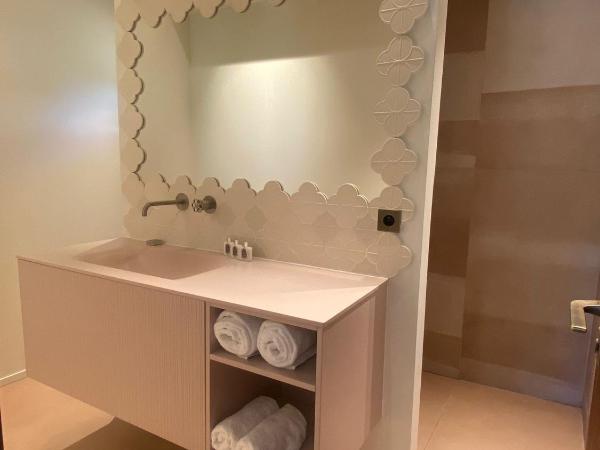 Lou Cagnard : photo 3 de la chambre chambre de luxe avec terrasse