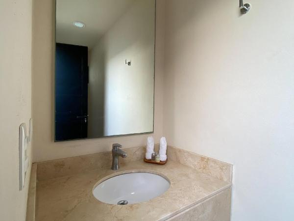 Penthouse retreat in Tulum with private rooftop: Casa Paramar PH with 2BR 3BTH, rooftop Oasis, and plunge pool Paradise : photo 5 de la chambre appartement deluxe