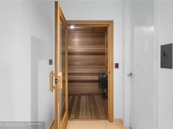 The Glamour of Upscale Downtown Ft. Lauderdale : photo 4 de la chambre appartement avec balcon