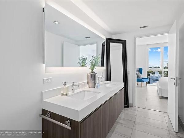 The Glamour of Upscale Downtown Ft. Lauderdale : photo 5 de la chambre appartement avec balcon