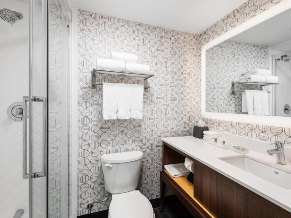 Holiday Inn Toronto Airport East, an IHG Hotel : photo 2 de la chambre chambre lit king-size standard