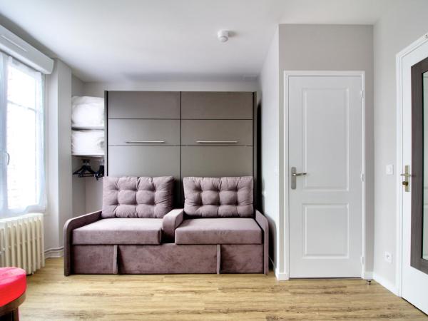 Logis Hôtel Des Châteaux De La Loire : photo 3 de la chambre chambre quadruple confort