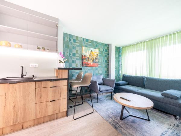 HOTEL Am Spichernplatz : photo 7 de la chambre chambre familiale