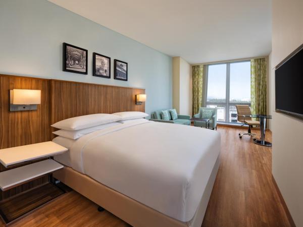 Fairfield by Marriott Agra : photo 1 de la chambre king suite with sofa bed & 20% off on food & beverages and 2 pieces of ironing daily