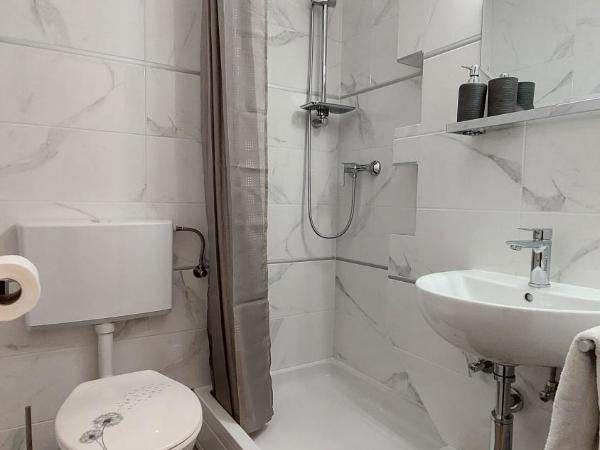 Pansion Klaudija : photo 8 de la chambre chambre double avec balcon