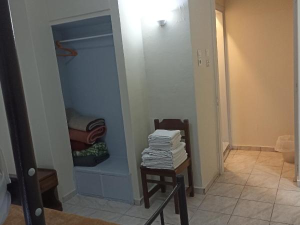 Elite Hotel : photo 5 de la chambre chambre familiale avec salle de bains privative