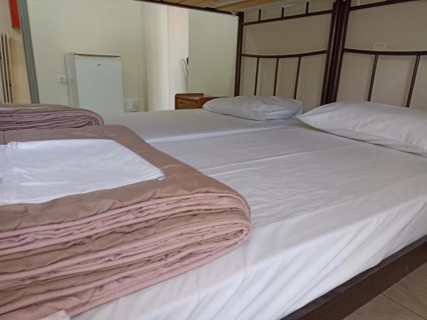 Elite Hotel : photo 6 de la chambre chambre familiale avec salle de bains privative
