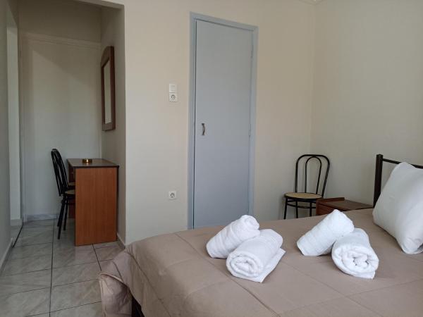 Elite Hotel : photo 8 de la chambre chambre familiale avec salle de bains privative