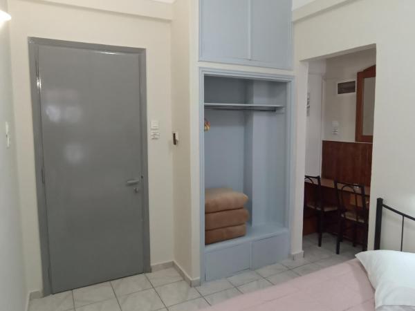 Elite Hotel : photo 2 de la chambre chambre quadruple avec salle de bains