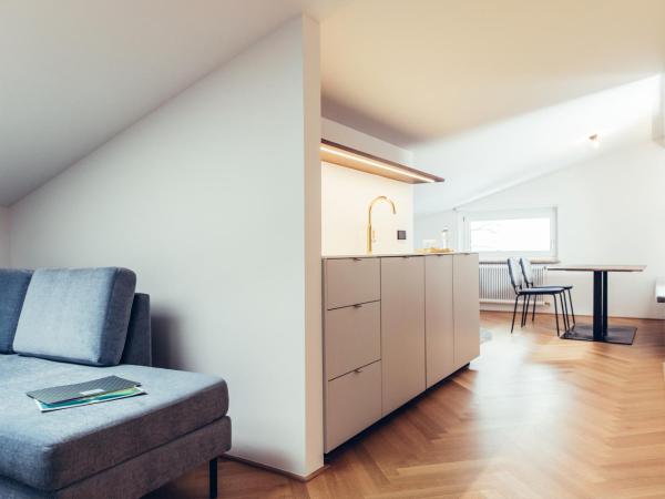 Hotel Dermuth Klagenfurt : photo 1 de la chambre studio