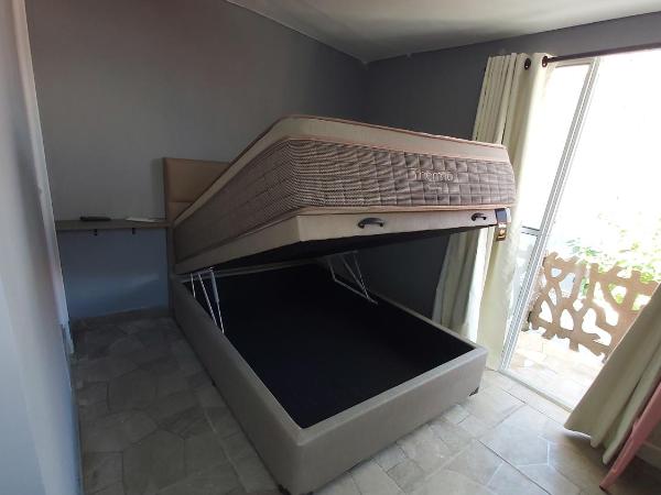 Hostel Jardim da Saúde : photo 4 de la chambre suite - vue sur piscine