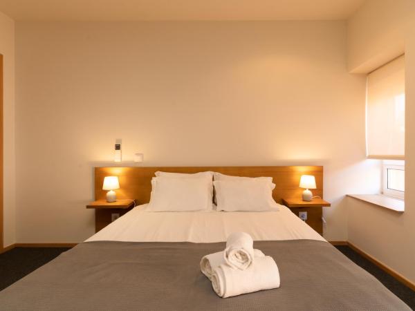 Peach Hostel & Suites : photo 1 de la chambre chambre double avec salle de bains privative