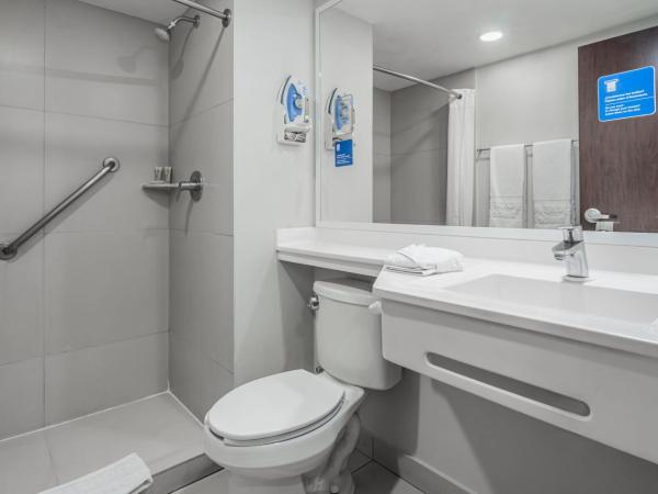 City Express by Marriott Queretaro Jurica : photo 10 de la chambre chambre lit queen-size 