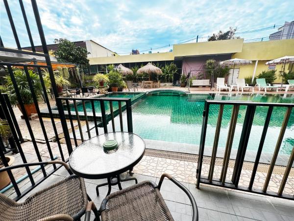 Anantra Pattaya Resort : photo 9 de la chambre chambre double deluxe avec accès piscine