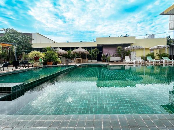 Anantra Pattaya Resort : photo 10 de la chambre chambre double deluxe avec accès piscine