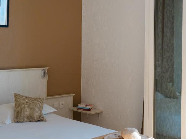 Hôtel Du Golfe : photo 3 de la chambre chambre double - vue sur mer