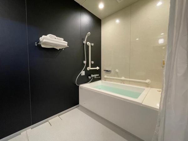 ZONK HOTEL Nakasu : photo 4 de la chambre disability access room (one double bed) - non-smoking - no cleaning for consecutive night stays