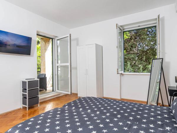 Placa apartment : photo 10 de la chambre chambre triple avec balcon