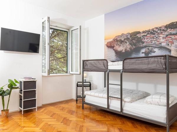 Placa apartment : photo 1 de la chambre chambre quadruple