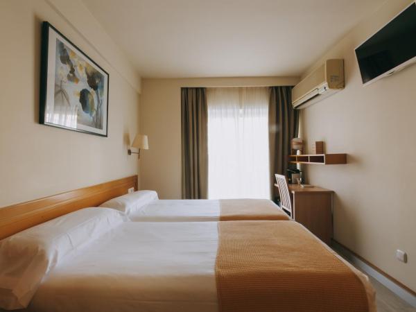 Hotel Zaragoza Plaza : photo 7 de la chambre chambre double ou lits jumeaux