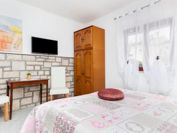 Apartments and Room Silvana : photo 3 de la chambre chambre double