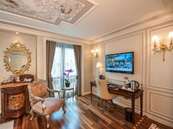 Rixos Pera Istanbul : photo 6 de la chambre chambre lit king-size de luxe - vue sur pera