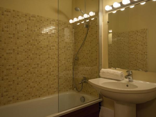 The Originals City, Hôtel Solana, Niort Est MendesFrance : photo 2 de la chambre chambre double