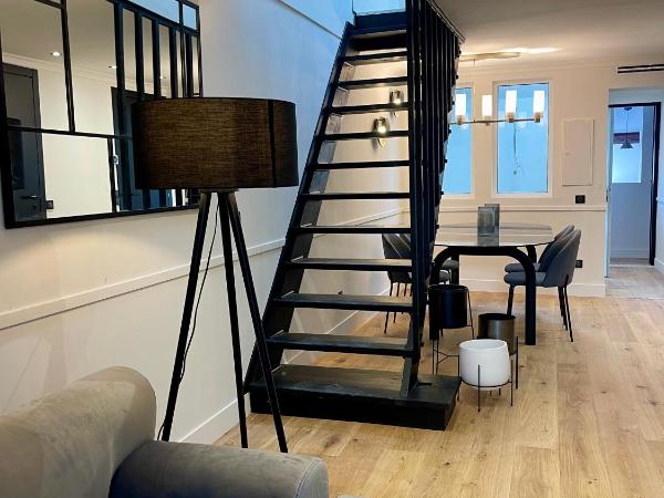 Alfred Suites - Appart's Hôtel - Dijon - Centre Historique : photo 6 de la chambre appartement en duplex