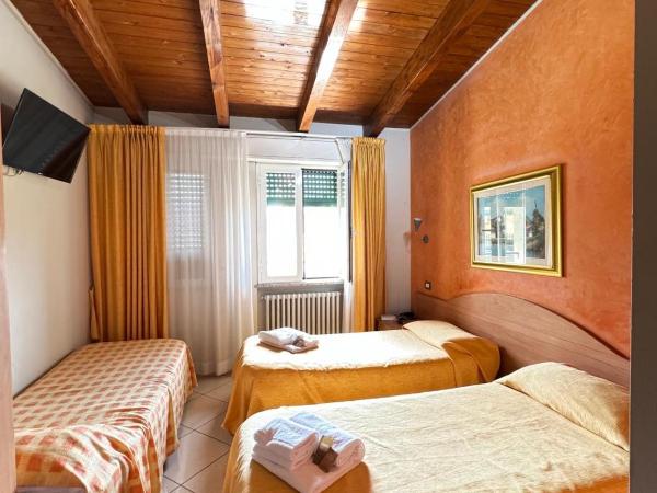 Hotel Le Querce : photo 2 de la chambre chambre triple